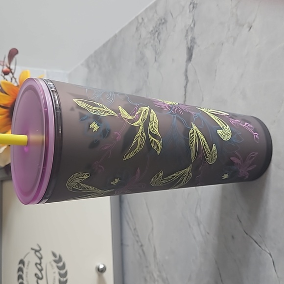 STARBUCKS - Picture 3 of 4